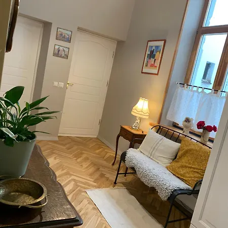 Dzirnavu Apartment, Free Parking Apartman Riga